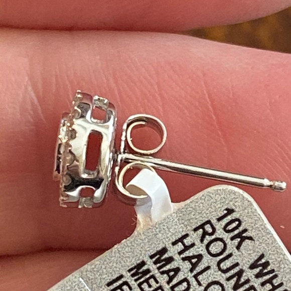 NWT diamond earrings - Picture 4 of 4